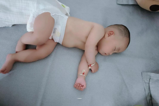 果洛宝宝积食发烧怎么处理